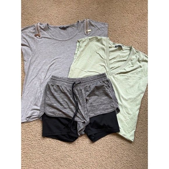 Athletic clothing bundle - Picture 1 of 12